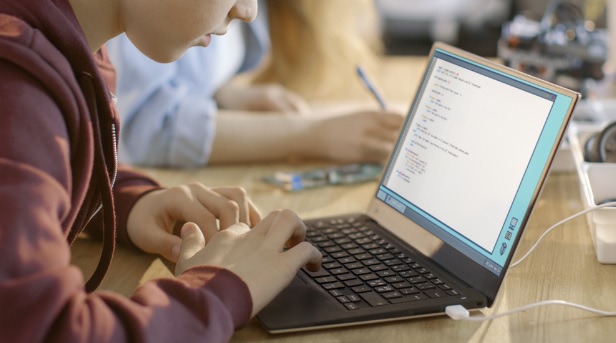 Want to Ignite Your Child’s Interest in Tech? Explore Coding and Programming Classes for Kids!